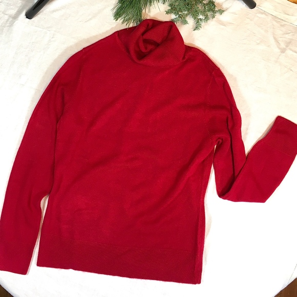 croft & barrow Sweaters - Super Soft Red Turtleneck Sweater size M croft & barrow Sweaters - Super Soft Red Turtleneck Sweater size M